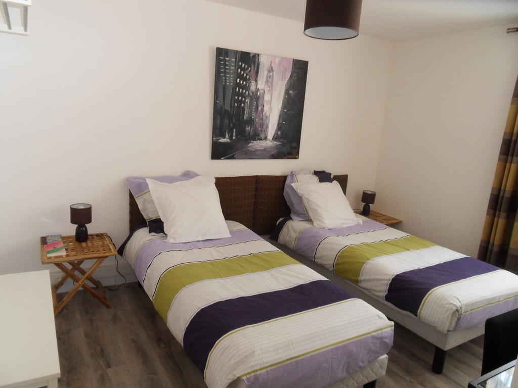 Le 33 Chambres D'Hotes Ланс Номер фото